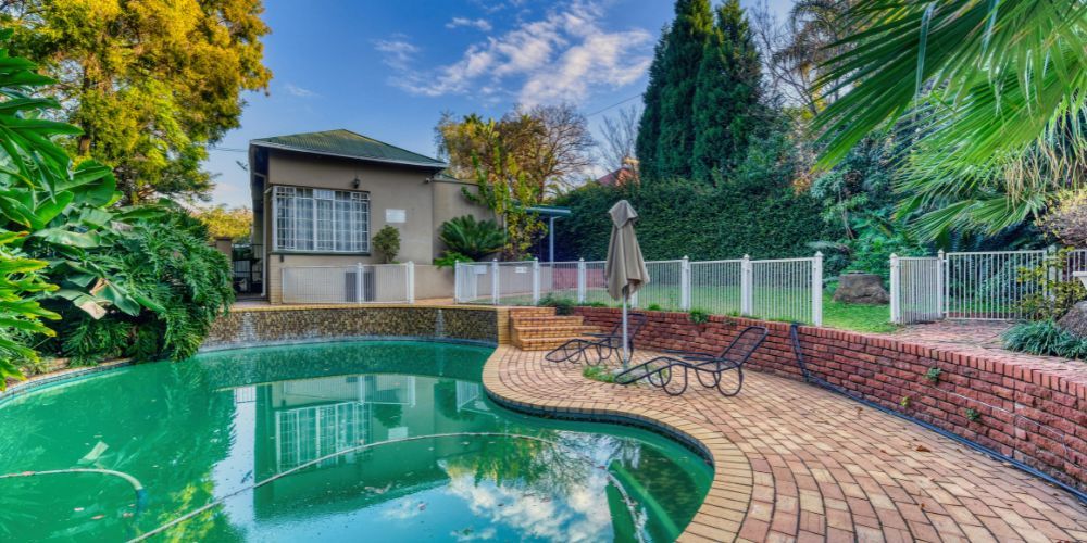10 Things You Didn't Know About Cocktail Pools