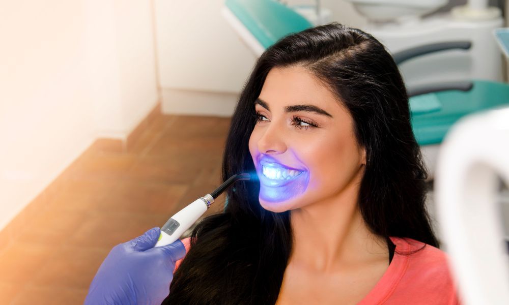 Laser Bleaching Teeth vs Traditional Whitening: Which Is Better?