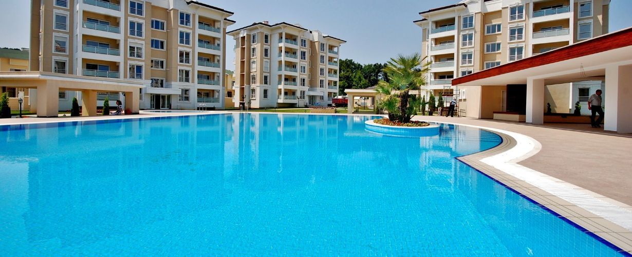 What to Consider When Choosing Pavers for Your Pool Deck and Driveway