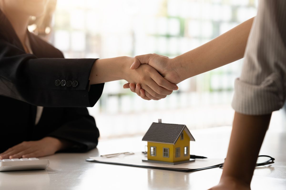How to Find Local Real Estate Agents Near You for a Smooth Home Buying Experience